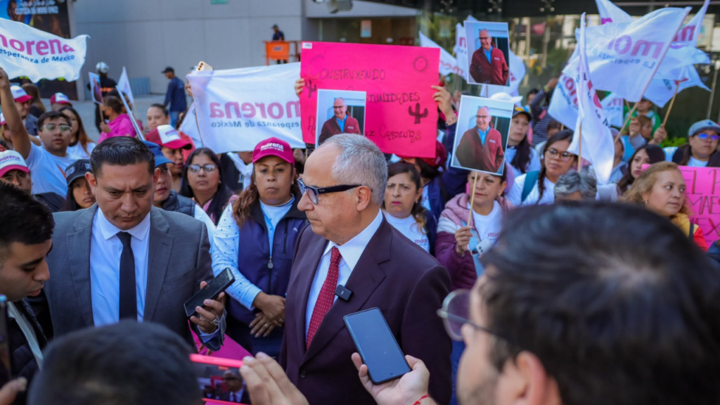 El tapado de Morena da el primer paso en Baja California
