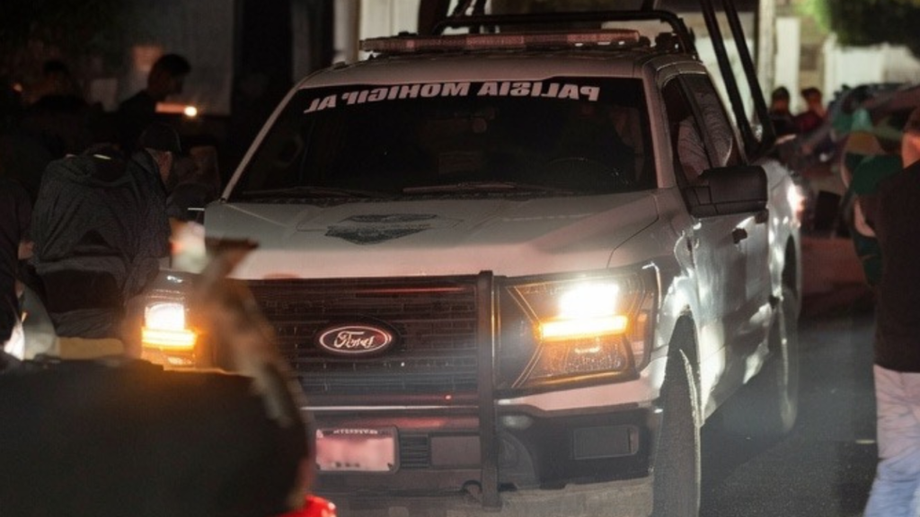 Apatzingán: policía dispara al aire para dispersar celebración del triunfo de México vs Chequia