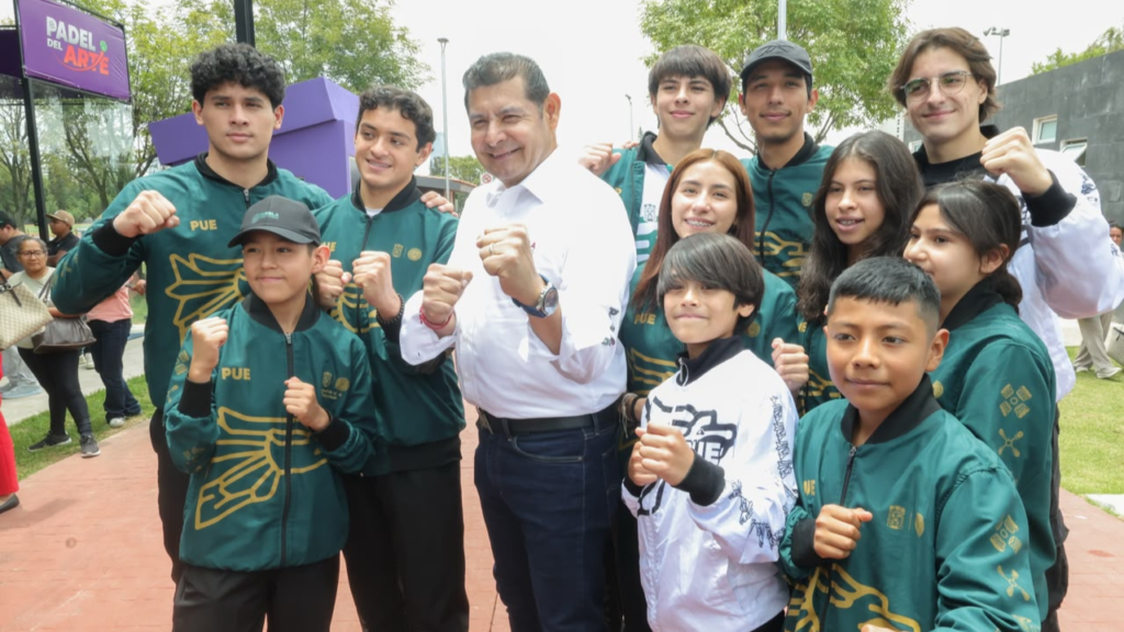 El gobernador Alejandro Armenta inaugura instalaciones de Pádel del Arte como parte de la estrategia de fomento deportivo en el estado.