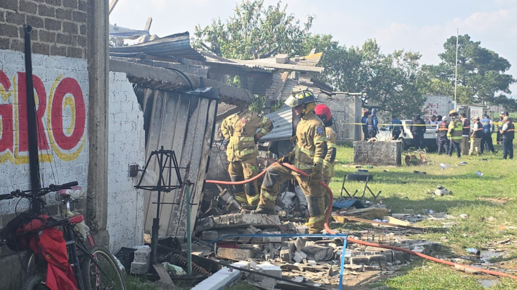 Explosión de polvorín de pirotecnia en Chalco deja una persona fallecida y varios heridos