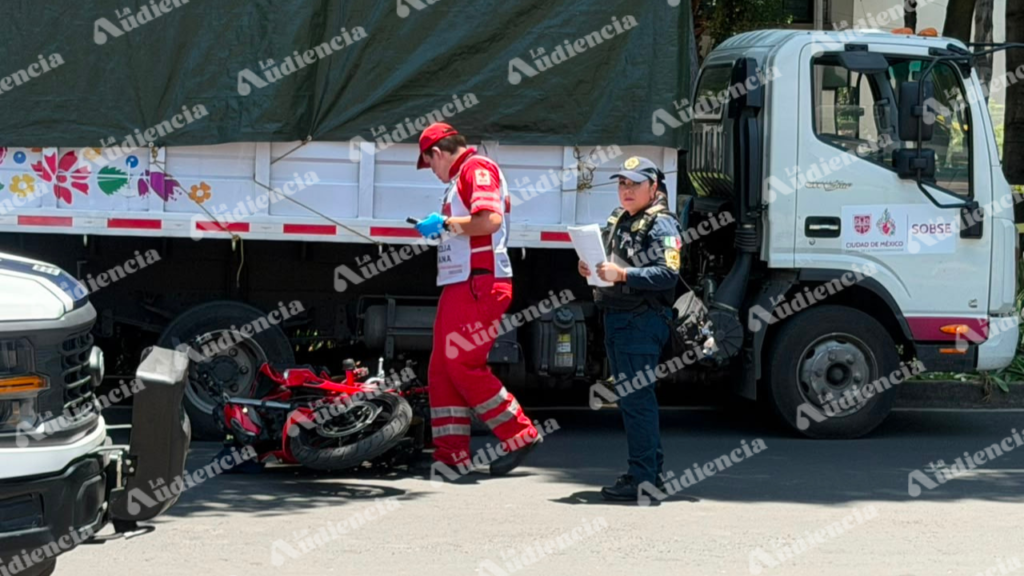 Pareja de motociclistas Azcapotzalco