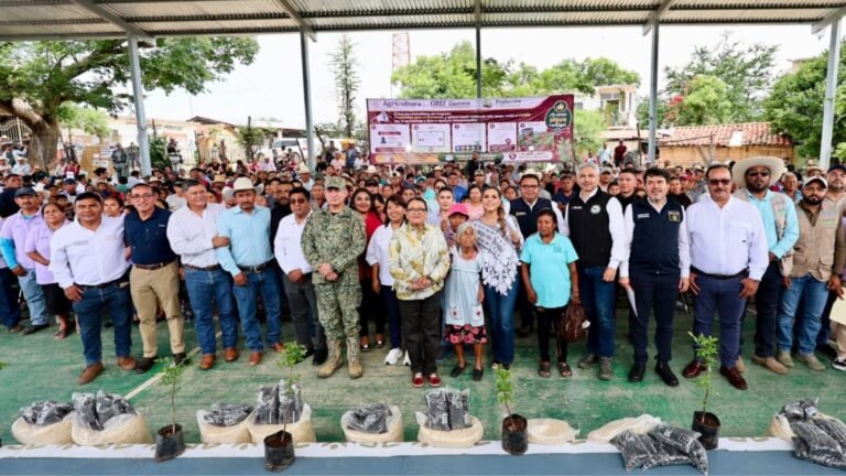 Gobierno de México lleva justicia alimentaria a la montaña de Guerrero; entregan apoyos en Olinalá