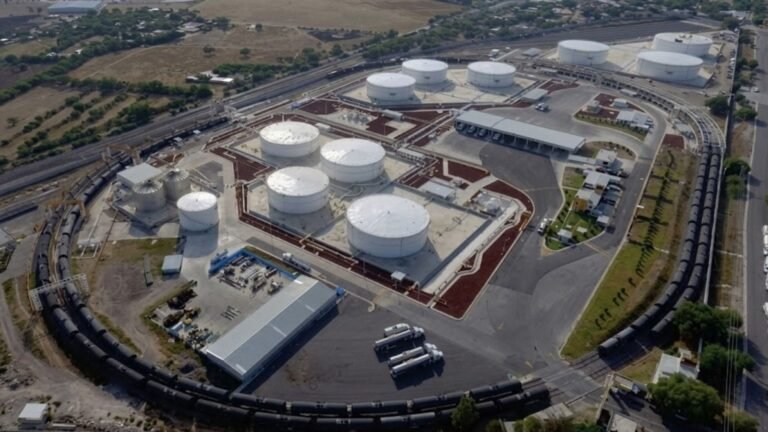 Sheinbaum descarta ilegalidad en los 59 millones de litros de combustible decomisados a Grupo Simsa