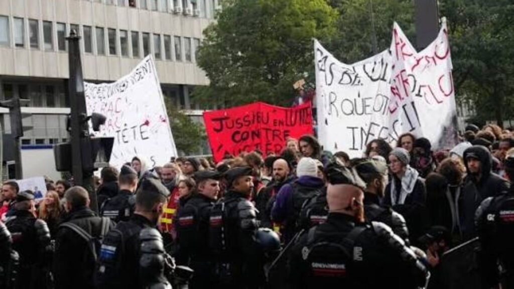Desafían a Macron: miles protestan en París pese a prohibición