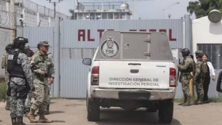 Riña en penal de Mazatlán obliga trasladar a 49 reos a otros estados