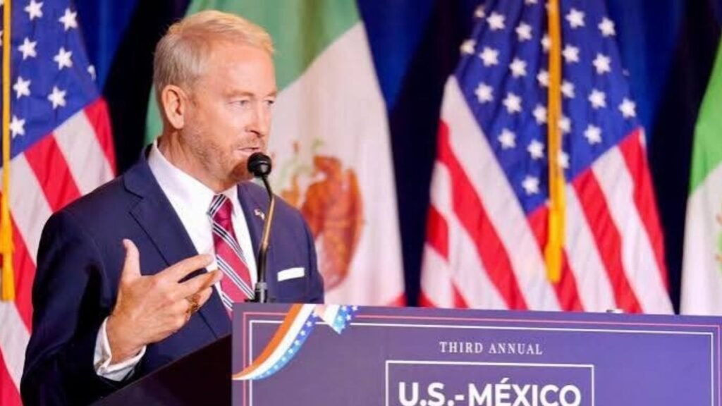 Embajador de EU destaca caída de 95% en detenciones fronterizas tras cooperación con México