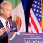 Embajador de EU destaca caída de 95% en detenciones fronterizas tras cooperación con México