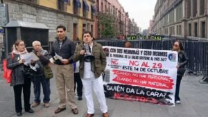 Trabajadores del IMSS protestan en Palacio Nacional: exigen salarios dignos