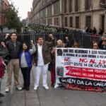 Trabajadores del IMSS protestan en Palacio Nacional: exigen salarios dignos