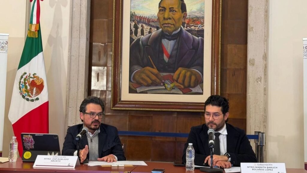 Zoé Robledo ofrece diálogo directo con base trabajadora de hospitales del IMSS