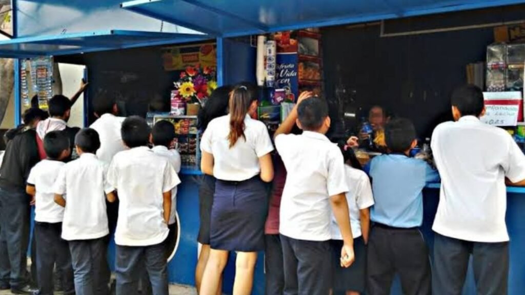Corte avala prohibición de comida chatarra en escuelas 