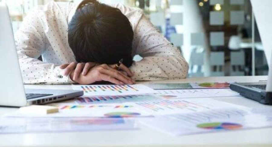 agotamiento-laboral-653818e23eb83-600x338.jpg