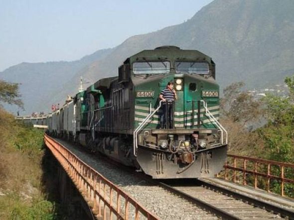 amlo-german-larrea-conflicto-ferrosur-65381b83c3497-600x362.jpg