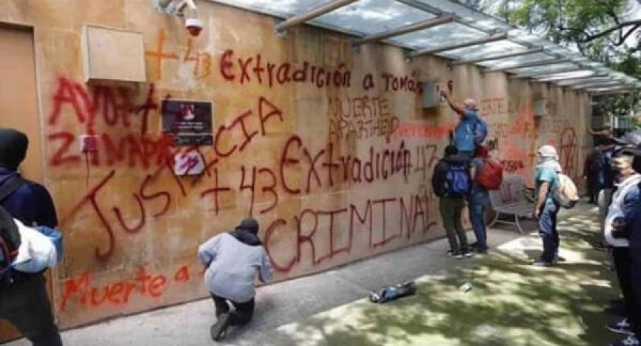 ayotzinapa-embajada-israel-6538131dcff00-600x400.jpg