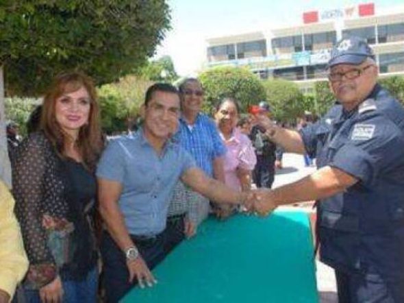 felipe-flores-653813053916f-600x409.jpg