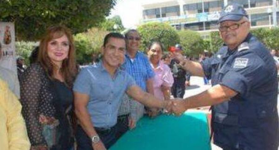 felipe-flores-653813053916f-600x409.jpg