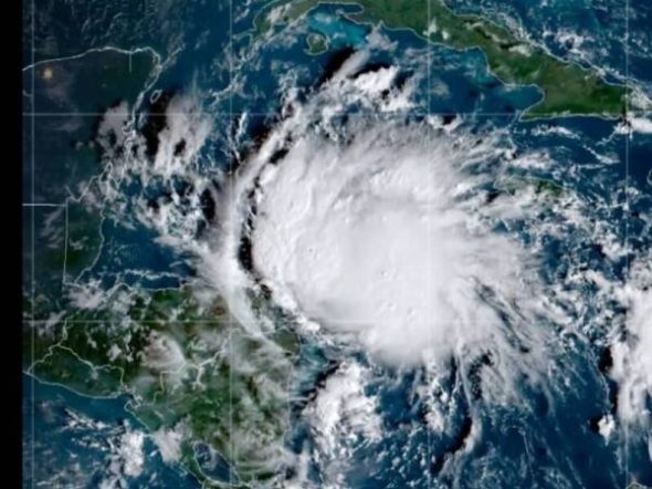 huracan-lisa-6538158611270-600x450.jpg