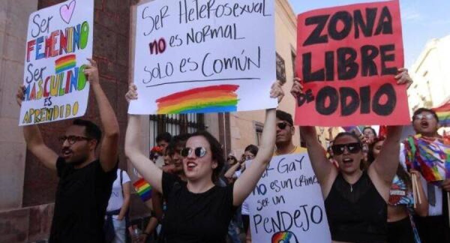 marcha-orgullo-gay-cg-010-1-e1661800081734-653811ebeef69-600x421.jpg