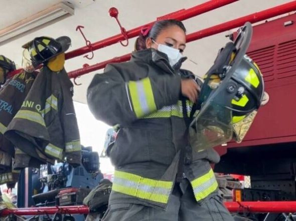 mujeres-cuerpo-bomberos-e1667856686166-653815b619118-600x440.jpg