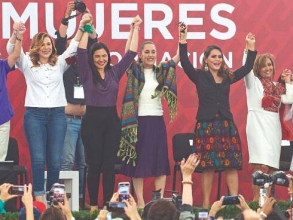 mujeres-de-la-4t-arropan-a-claudia-sheinbaum-y-la-reconocen-como-icono-feminista-en-cdmx-65381090c632f-600x370.jpg