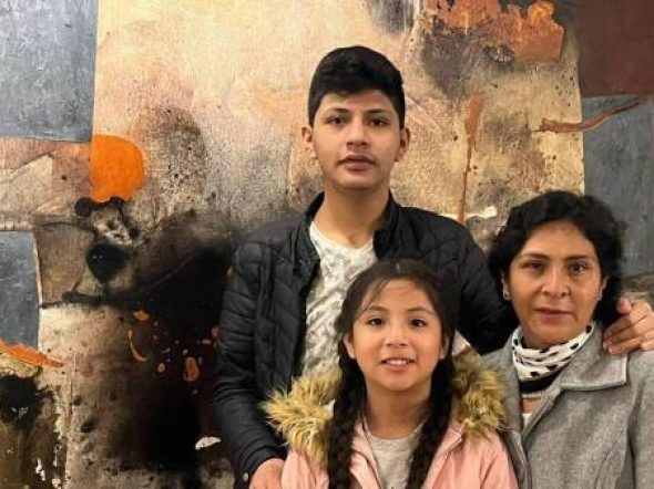 peru-familia-653818cf3eb73-600x338.jpg